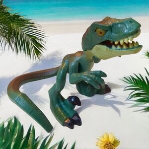 10/$10 Jurassic World Bendy Biters Velociraptor Dinosaur Figure.